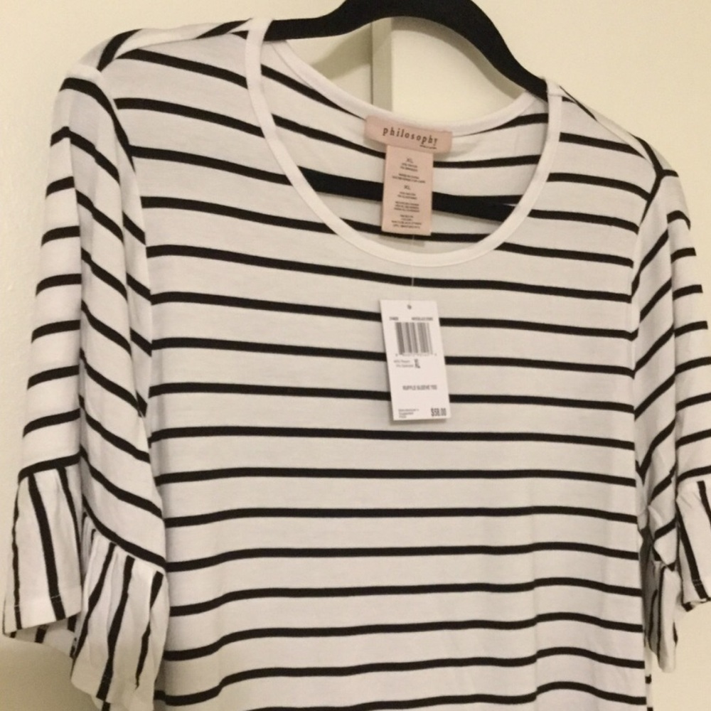 NEW Medium. B/W, soft, slinky ruffled sleeved T! - Picture 4 of 12